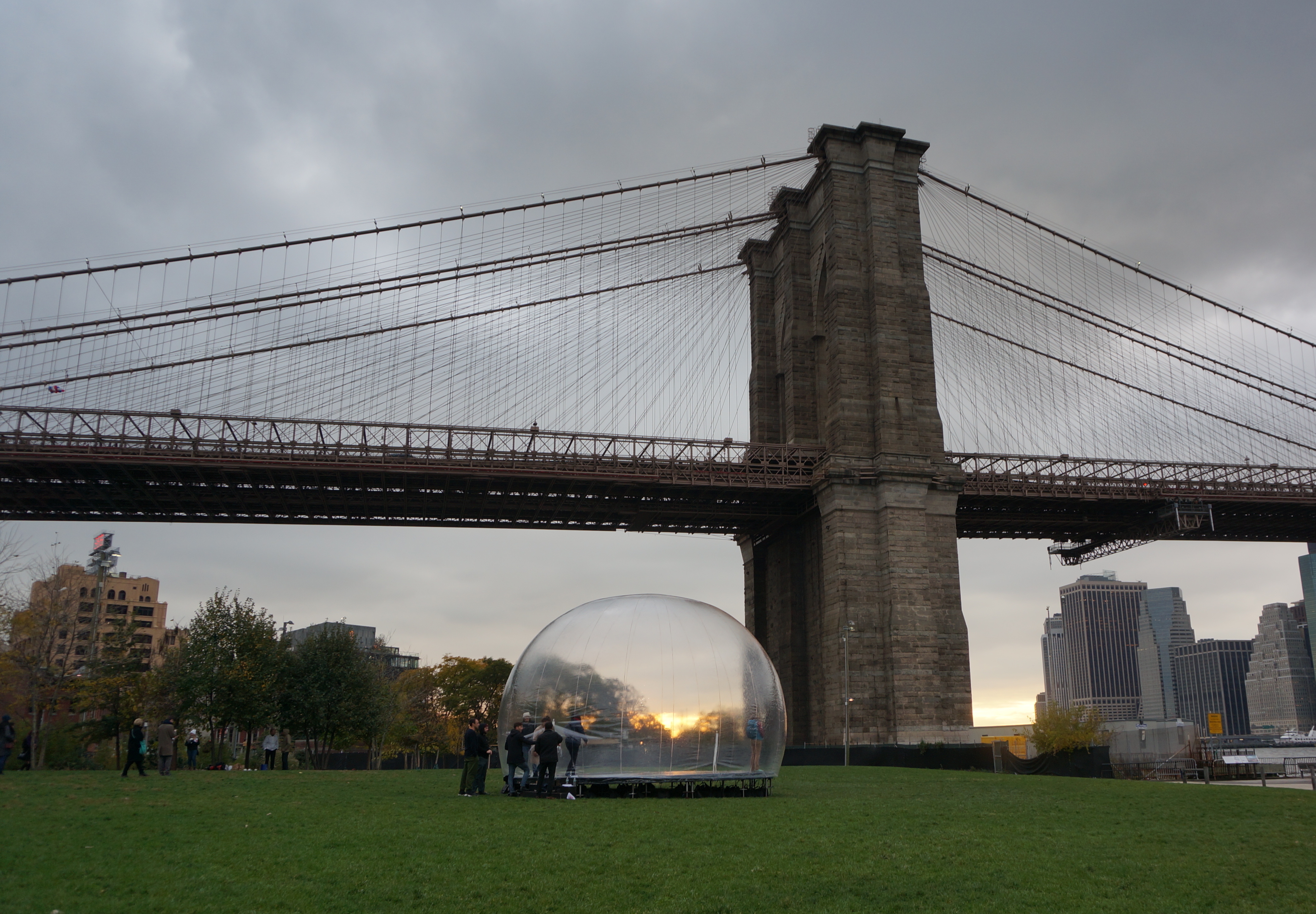 New York Cliché Of The Day: Bubble Installation In Brooklyn Bridge Park ...