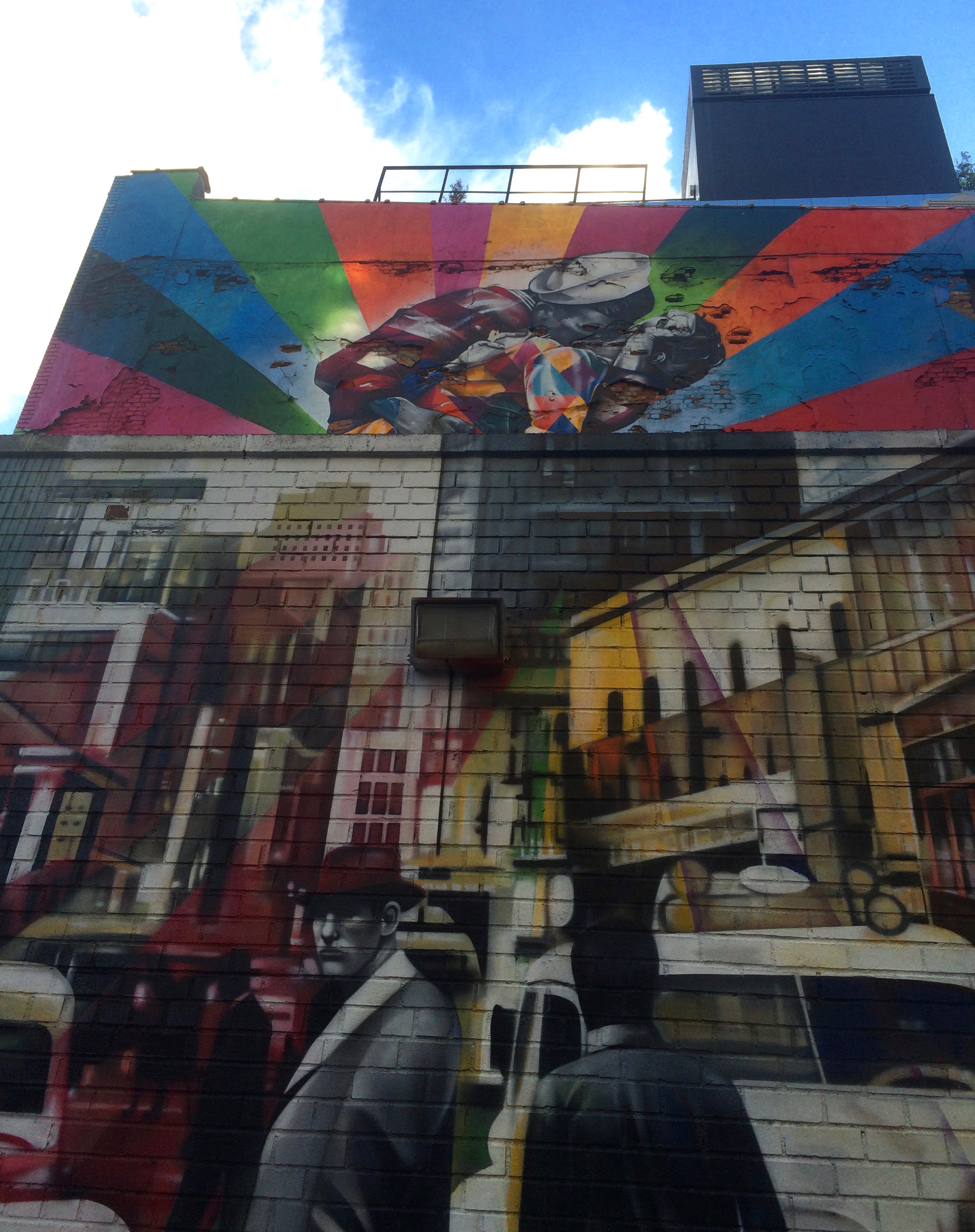 What Happened to the High Line Kiss Mural? - New York Cliché